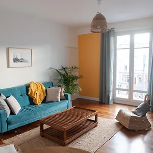 Apartment Spacieux Avec Balcon Et Parking