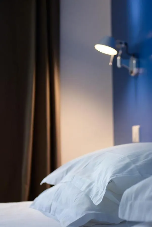 ***  Hotel Marais De Launay Paris France